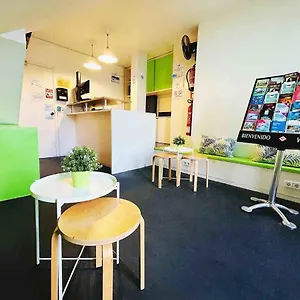 And Basic Universitat For Young Guest house Barcelona